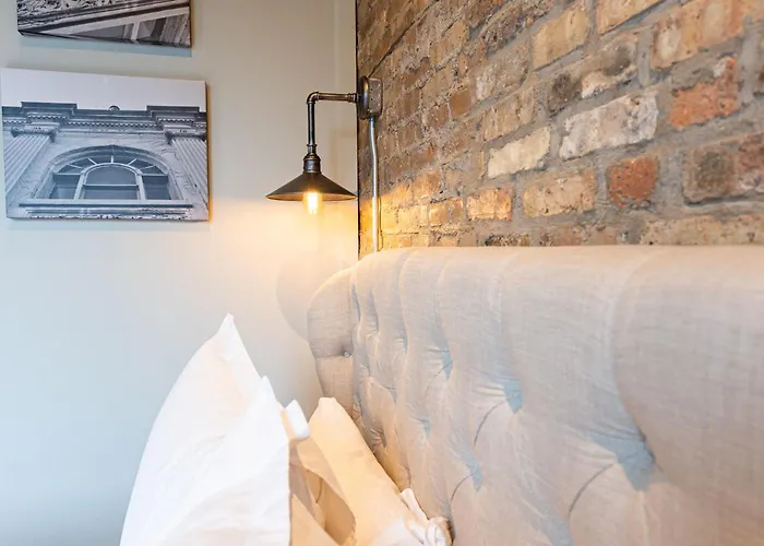 124 Lofts - Downtown Dundee - Walk To Dining Apartment