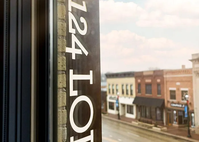 124 Lofts - Downtown Dundee - Walk To Dining West Dundee