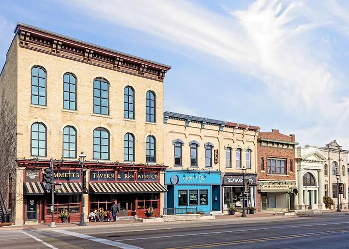 124 Lofts - Downtown Dundee - Walk To Dining Apartment